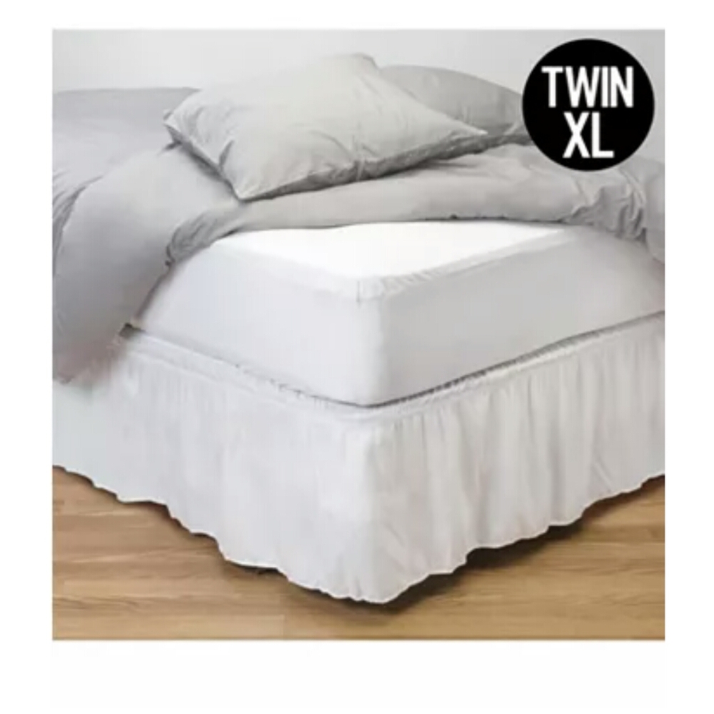 Home Details
Twin Deluxe Mattress Protector with F